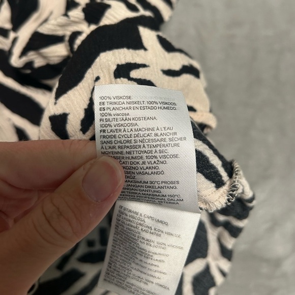 H&M Boxy Blouse Top Women’s XXL Zebra Cap Sleeve Gauze - Picture 5 of 7